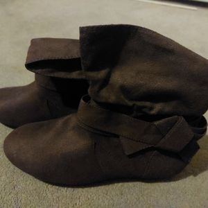 Suede brown pretty ankle boots